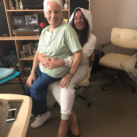 Meet your Posher, Felicia - Picture 1 of 1